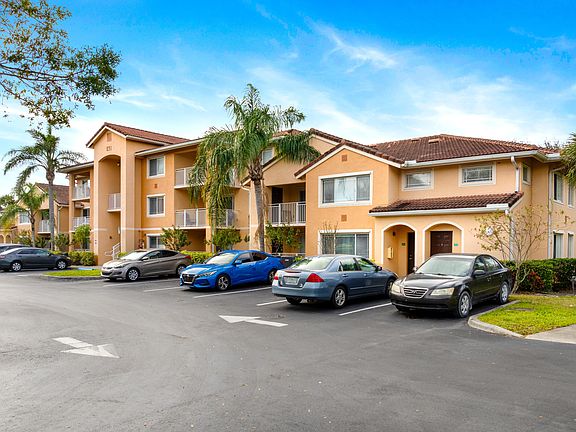 3rd image of 231 SW PALM Drive #101