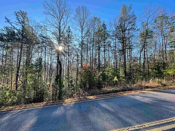 4th image of 985 Evins Rd