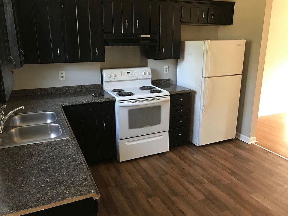 1st image of 2829 Brunswick Dr #B