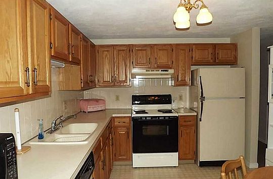 2nd image of 2709 Pinewood Dr