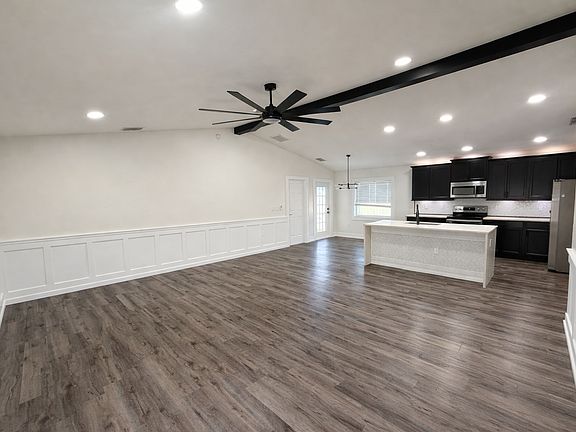 2nd image of 406 Pentas Ln