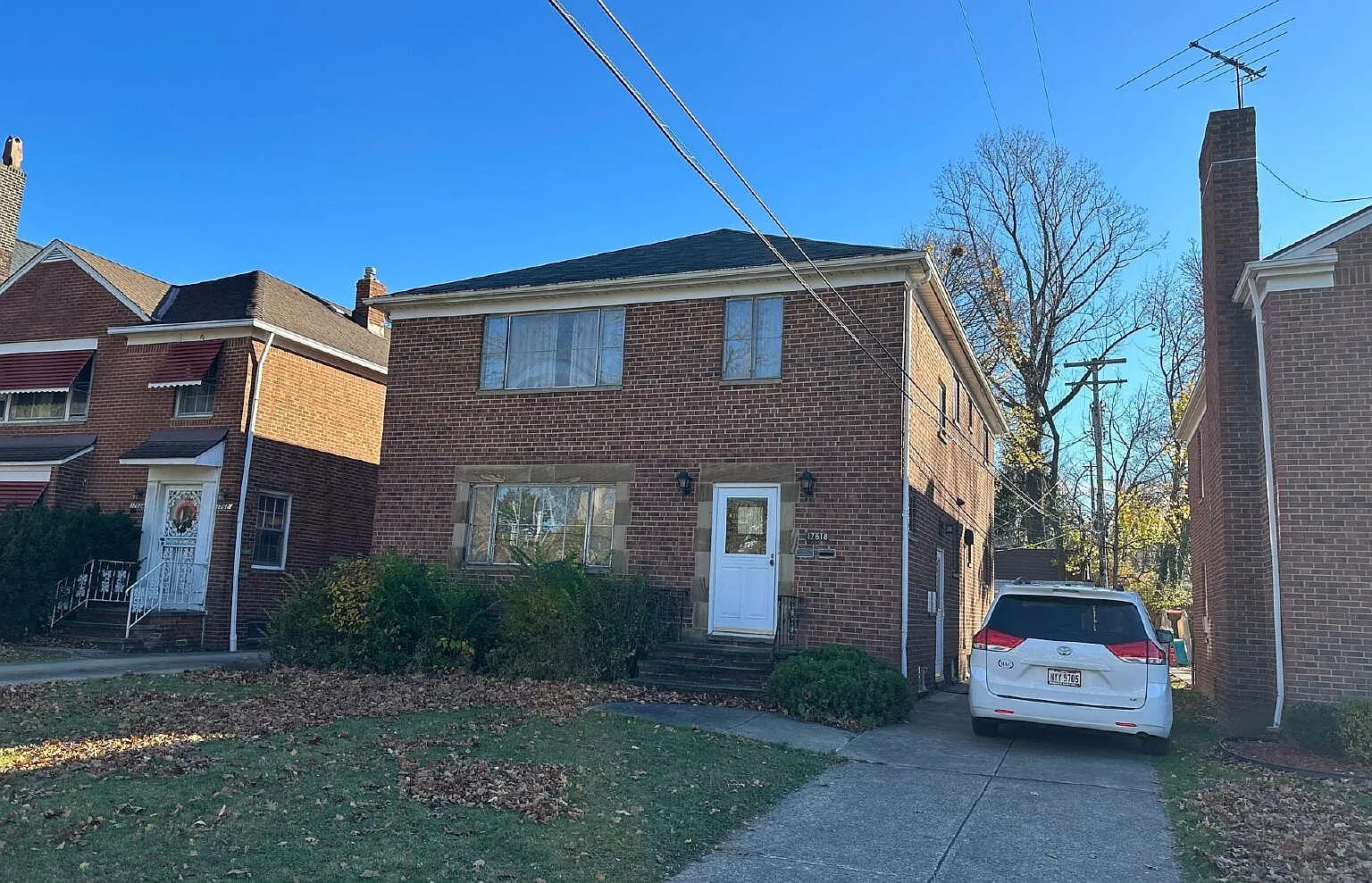 3 bed, 1.0 bath, 1344 sqft, $1,350 — Photo 2