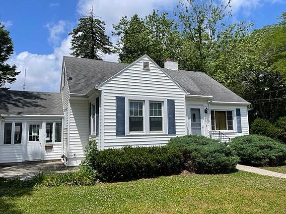 2nd image of 1007 Oak Ln