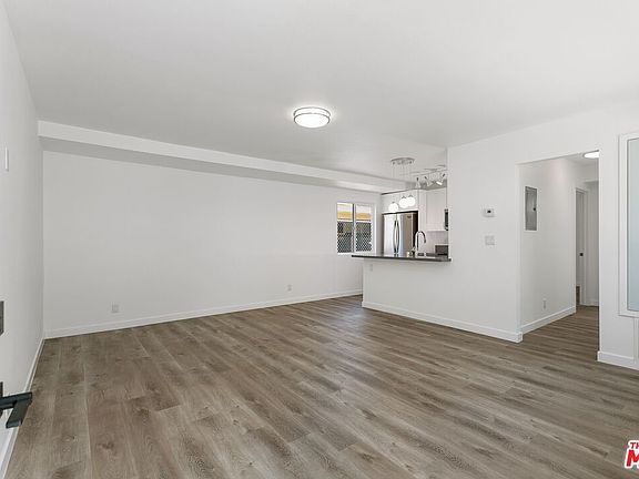 2nd image of 6736 Woodley Ave APT 20