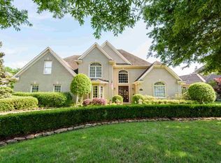 1899 Almadale Lake Dr, Collierville, TN 38017