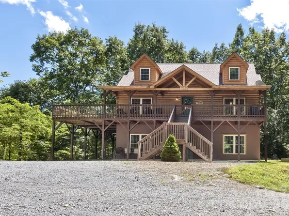 153 Tall Oaks Dr, Maggie Valley, NC 28751