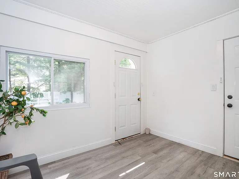 25 Greensview Dr — Photo 11