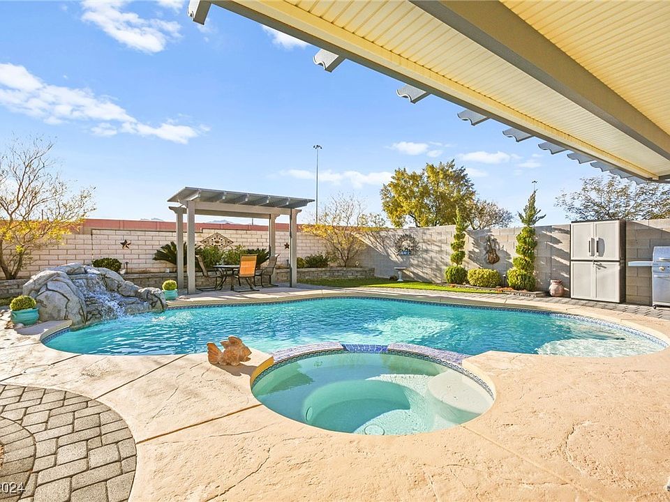 1st image of 7909 Lovely Pine Pl