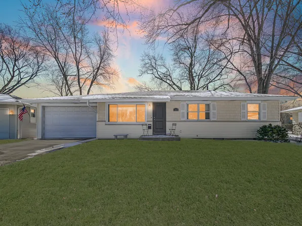 1930 Richard St, Aurora, IL 60506