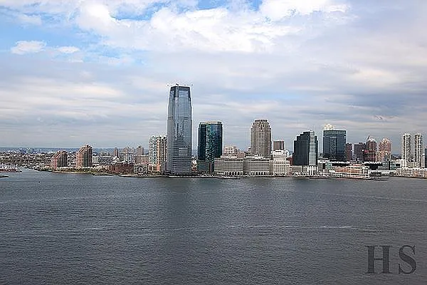 Rented by R New York | media 12