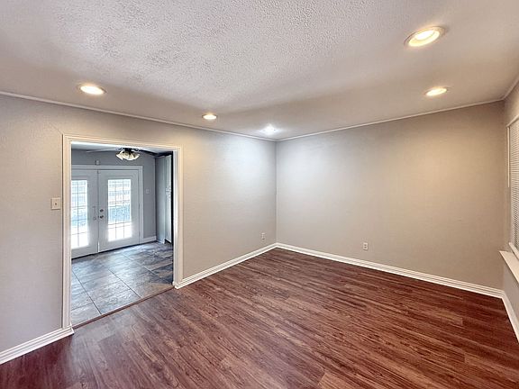 4th image of 3533 Antilles Dr