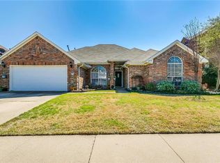 6808 Hickory Hollow Ln, North Richland Hills, TX 76182
