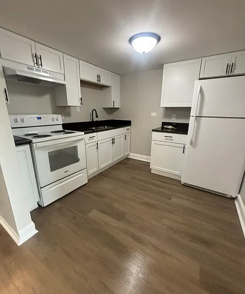 1103-1103 Evans Ave #4C — Photo 5