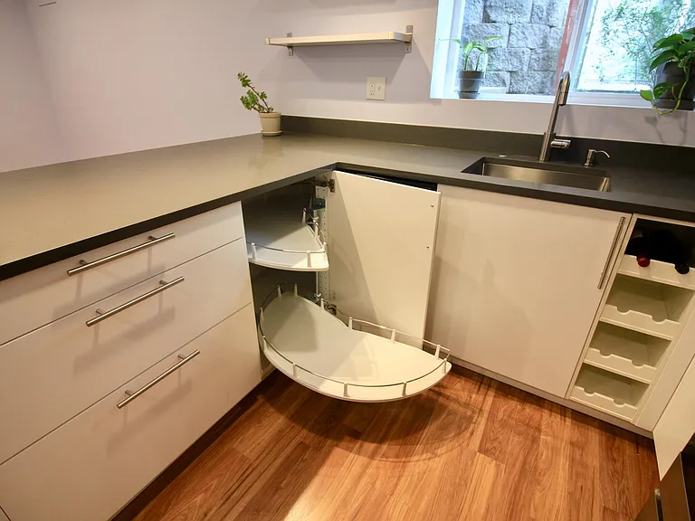 Lots of storage space in the kitchen