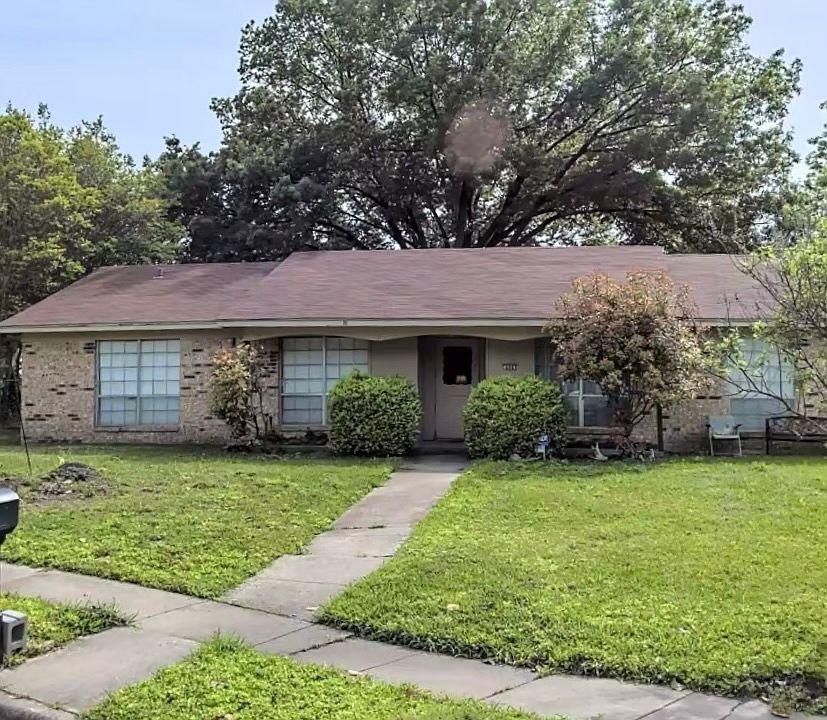 2nd image of 606 Mount Vernon Pl
