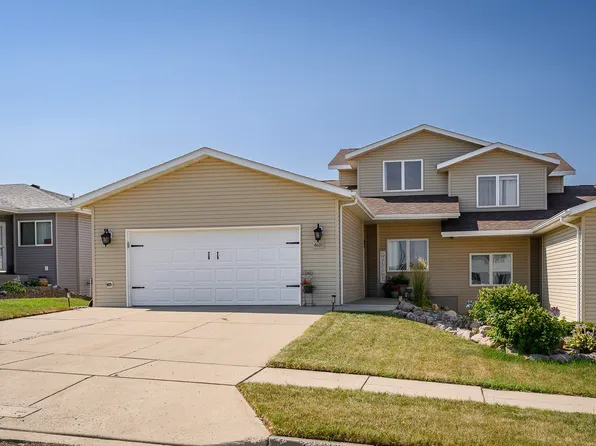 4601 Impala Ct NW, Mandan, ND 58554