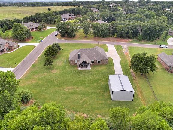 3rd image of 14382 Glenwood Ln