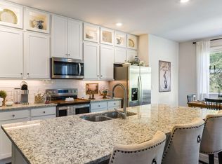 411 Stonewall Jackson Blvd, Staunton, VA 24401