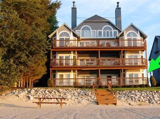 13101 W Lake Rd, Vermilion, OH 44089