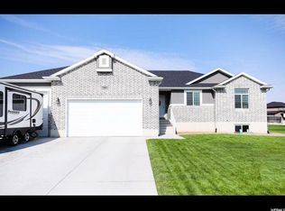 1394 S 4175th Cir W, Syracuse, UT 84075