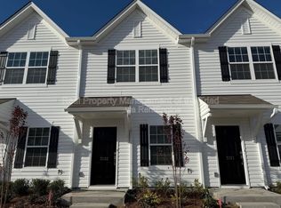 3155 Fall Hills Dr, Winston Salem, NC 27103