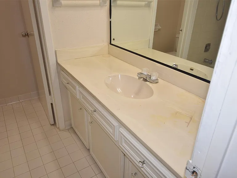 14410 Muirfield Ln — Photo 25