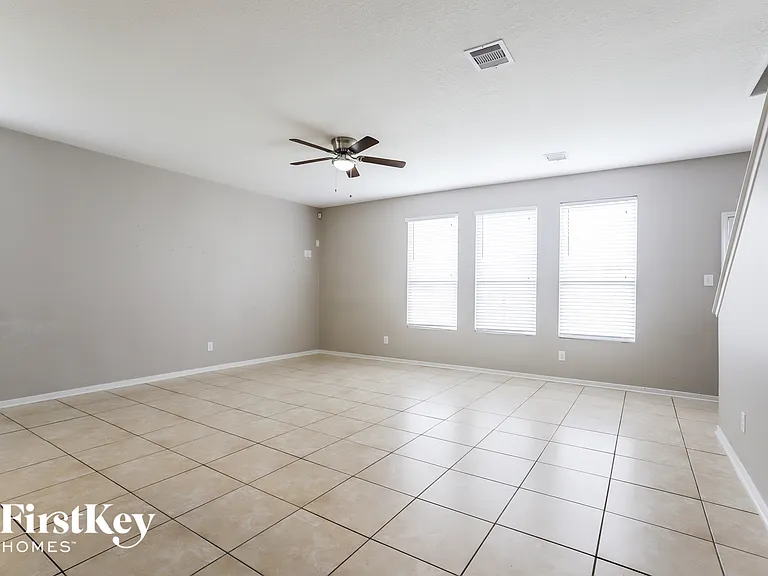 1826 Sun Point Ct — Photo 3