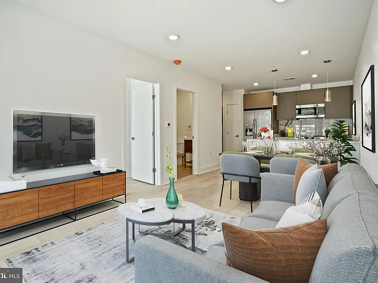2027 Rhode Island Ave NE #401 — Photo 4