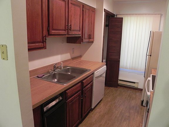 5th image of 11 Lakeview Ct