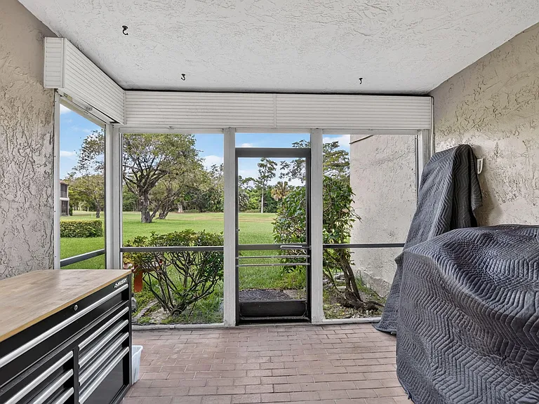 21211 Lago Cir #C — Photo 29