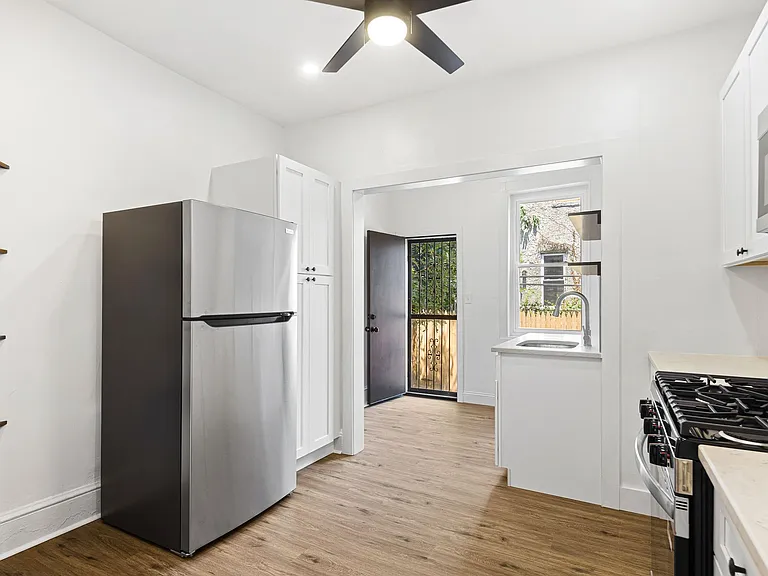 1329 S Lindenwood St — Photo 14