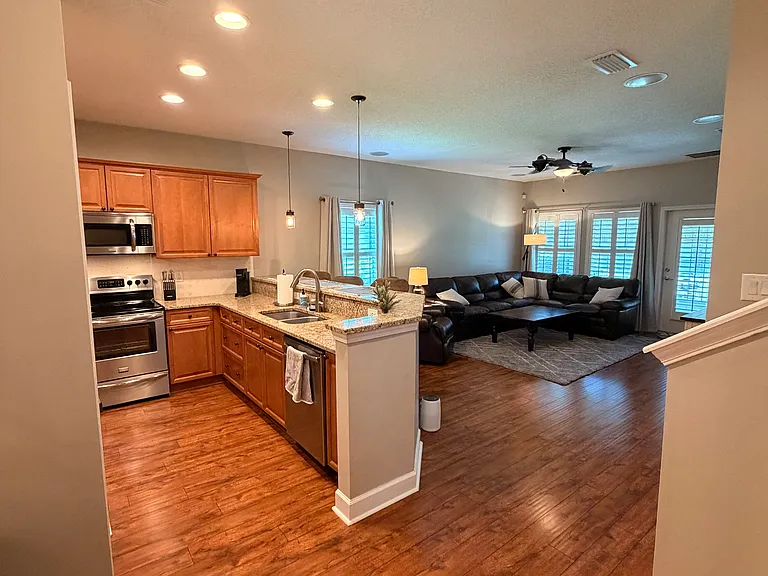 6408 Lavenhorn Ct — Photo 8