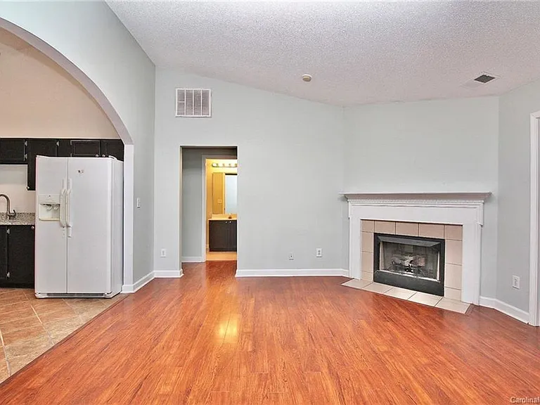 204 Tom Hunter Rd — Photo 11