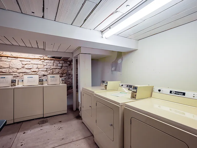 Barr Terrace Apartments — Photo 11