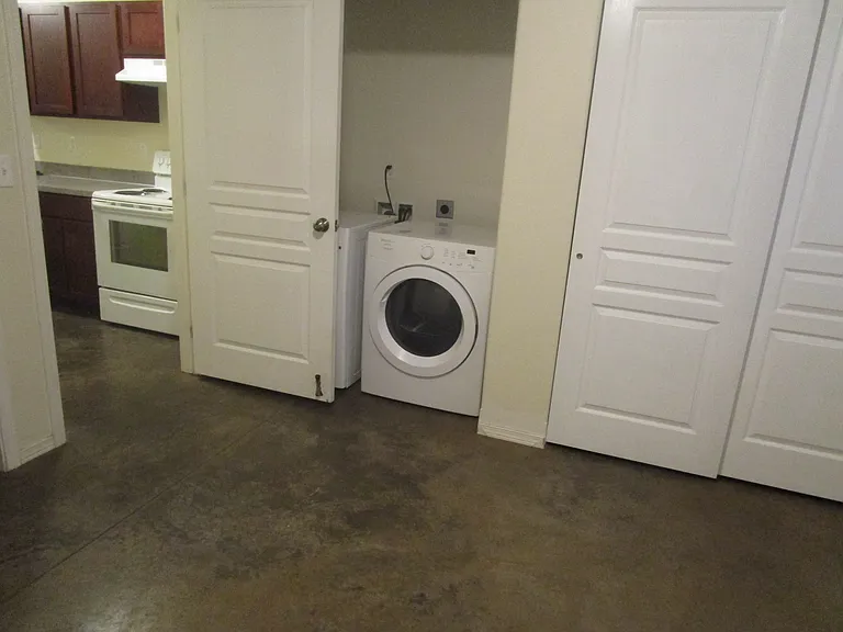 314 E C St #104 — Photo 6