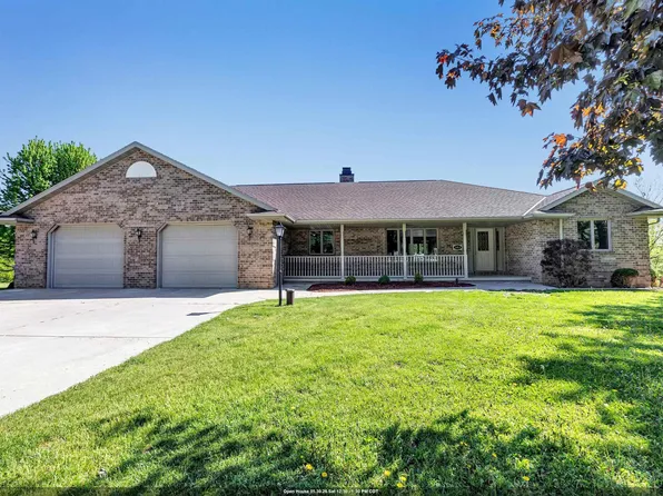 5813 North Ave, Denmark, WI 54208