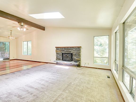3rd image of 3031 Sahalee Dr W
