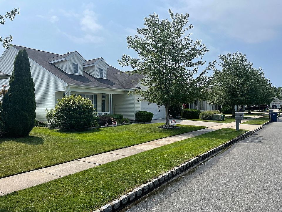 2nd image of 27 Pelican Ln