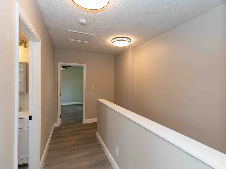 1818 Dallas Ave — Photo 17