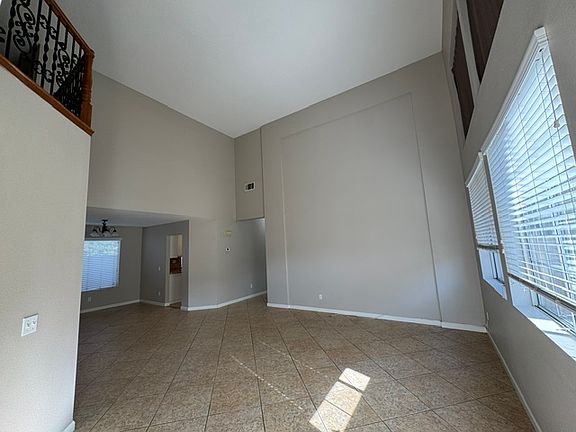 4th image of 7878 Pineridge Ct