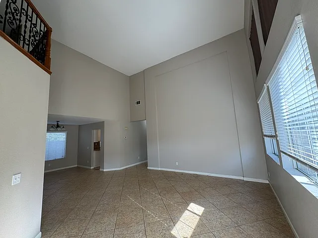 7878 Pineridge Ct — Photo 4