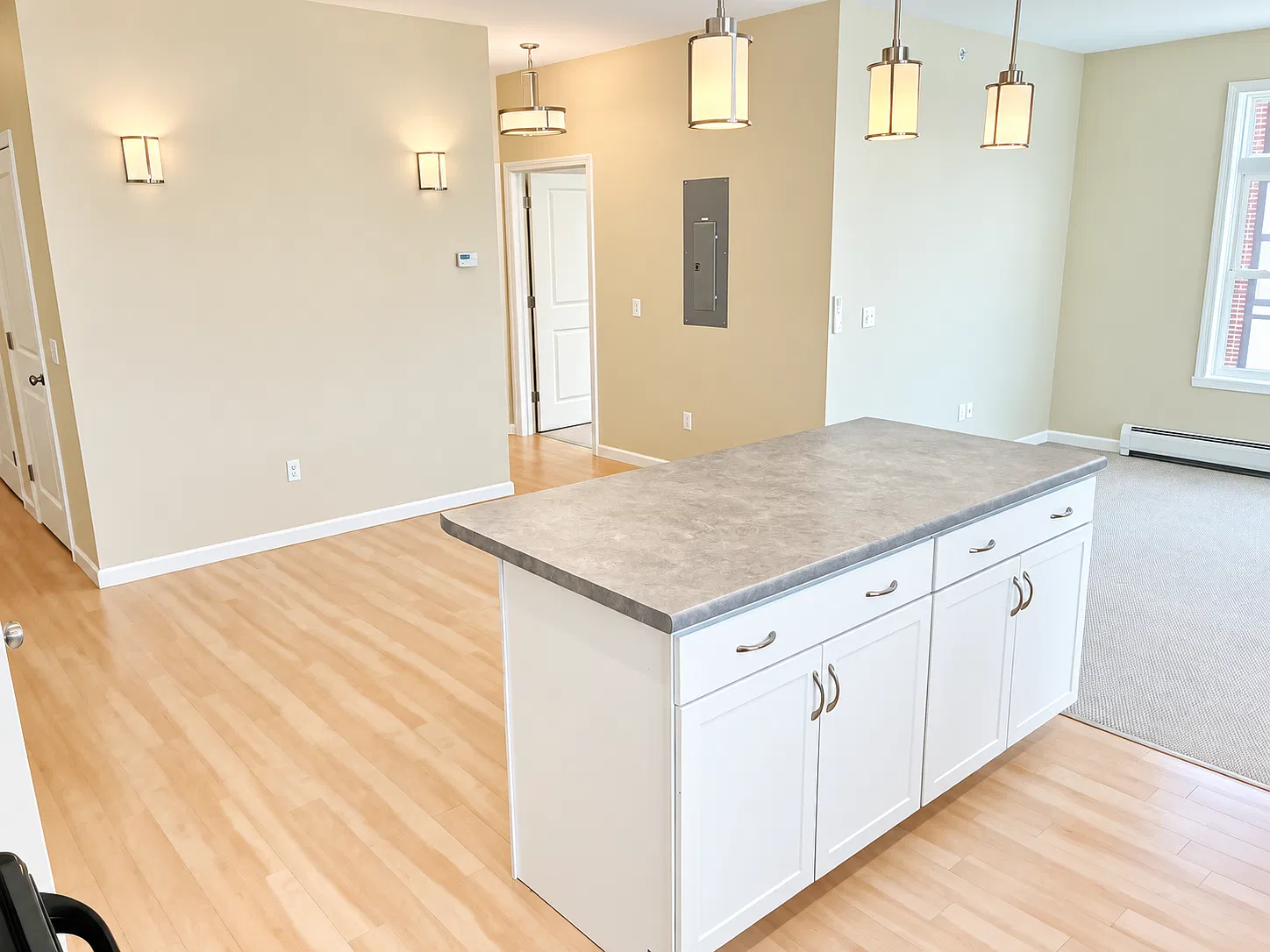 Hayes Apartments — Photo 2