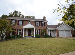 618 Crofton Circle Ct, Ballwin, MO 63021