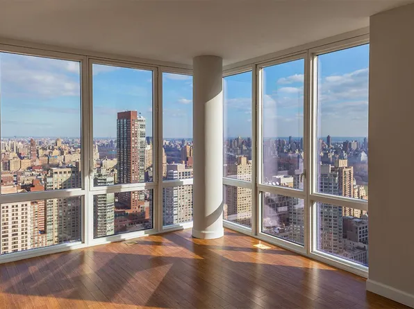 160 West 62nd Street image 1 of 12