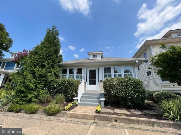 220 E Del Ray Ave, Alexandria, VA 22301