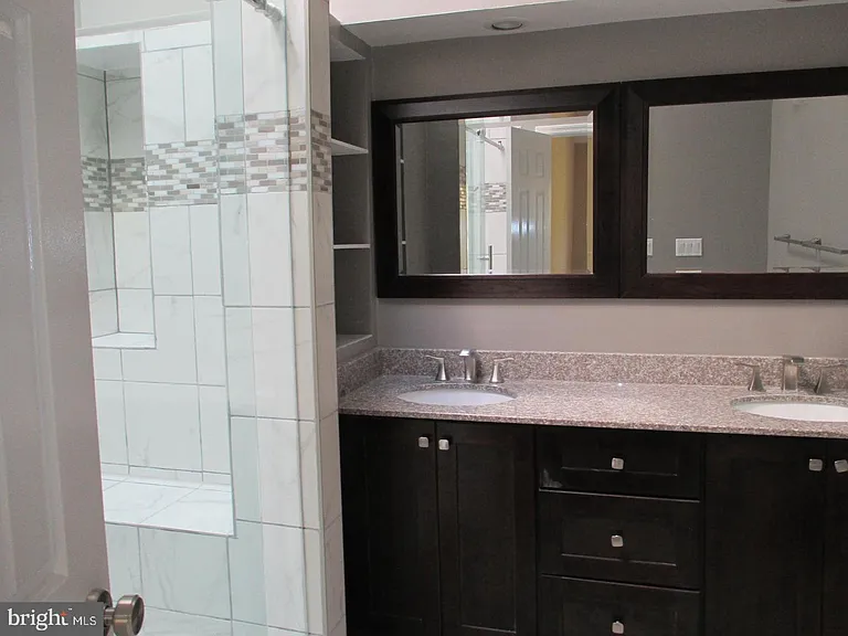 7502 Ashby Ln #K — Photo 13