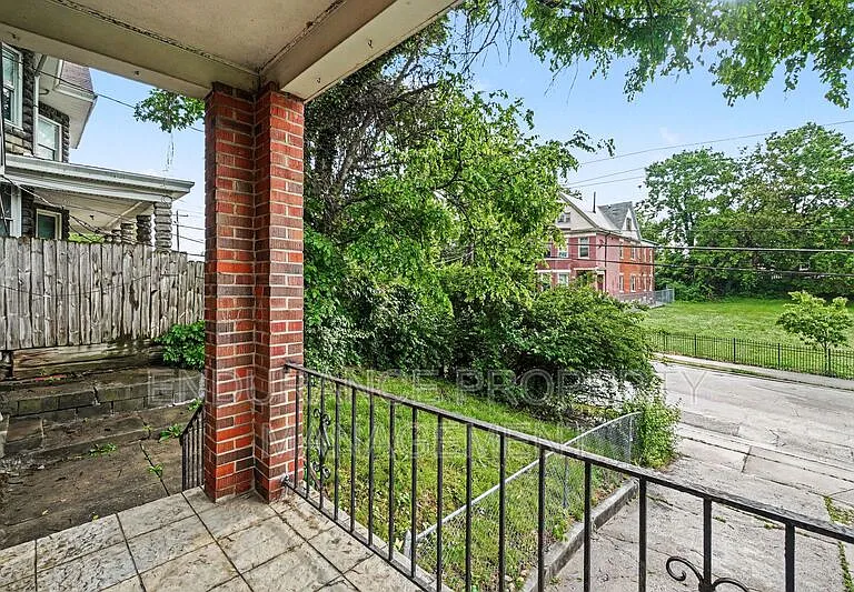 937 Grand Ave — Photo 20