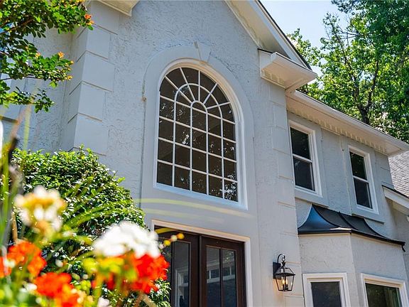 3rd image of 2865 Stoneglen Close