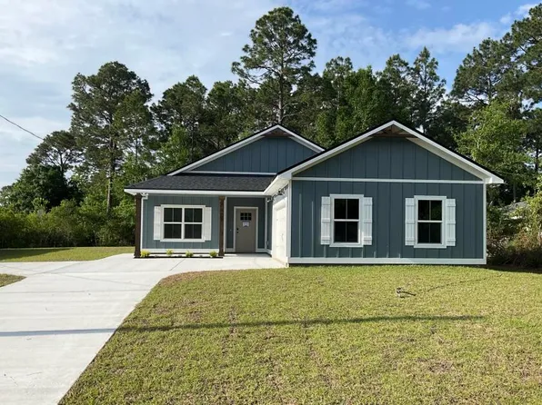 8407 Tavira St, Navarre, FL 32566