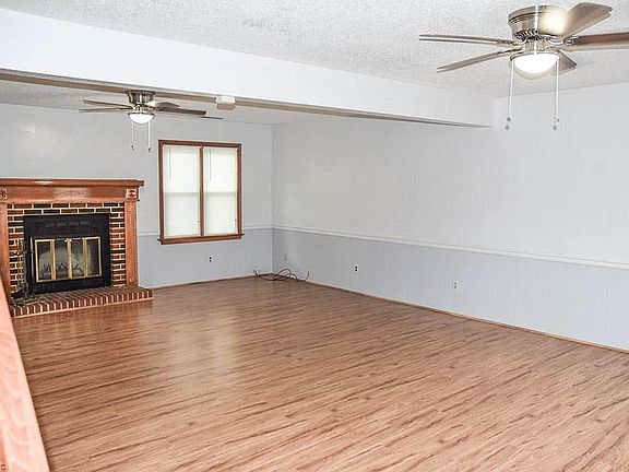 4th image of 1608 Fanwood Ct